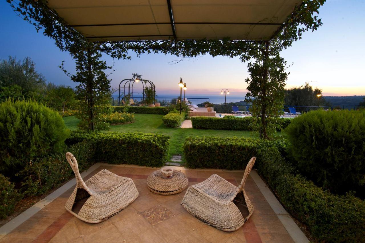 Lucia Simona Villas Mousata Exterior photo