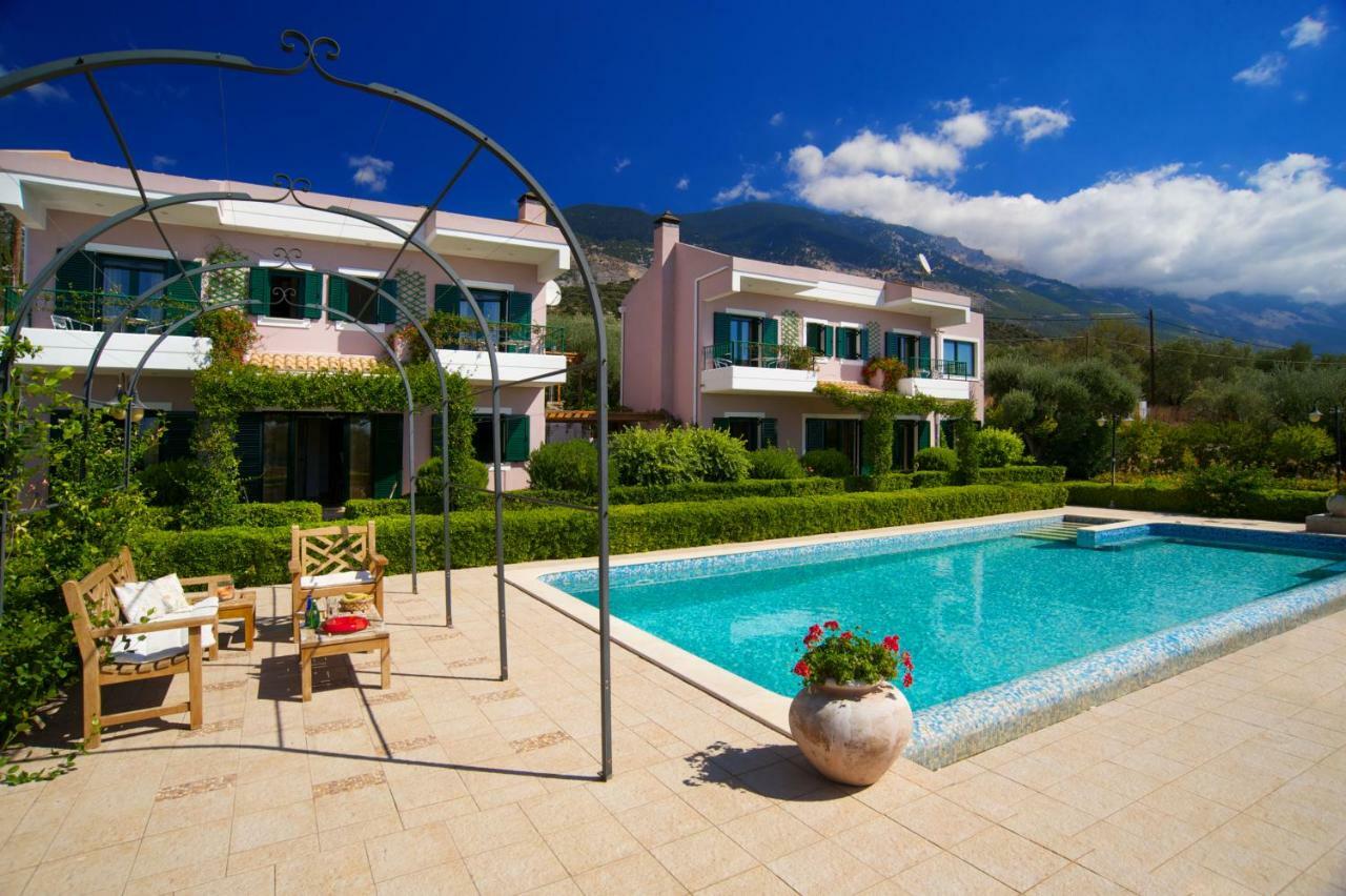Lucia Simona Villas Mousata Exterior photo